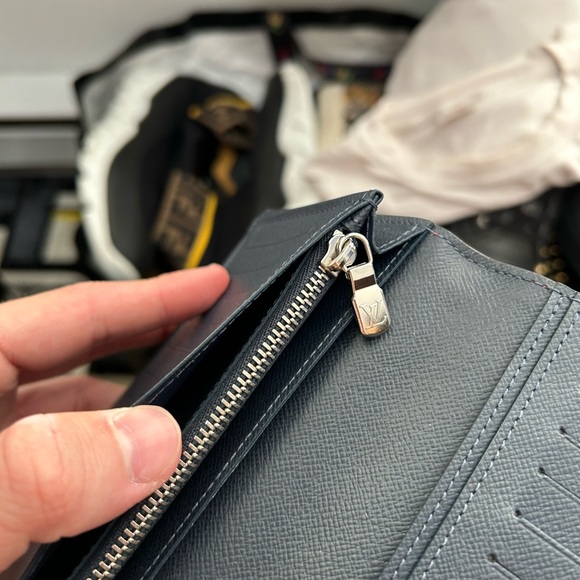 Louis Vuitton wallet - Picture 5 of 8